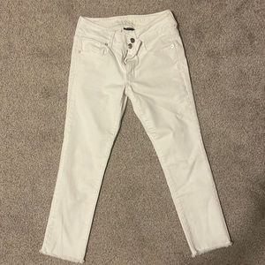 White cropped American Eagle jeans. Size 4